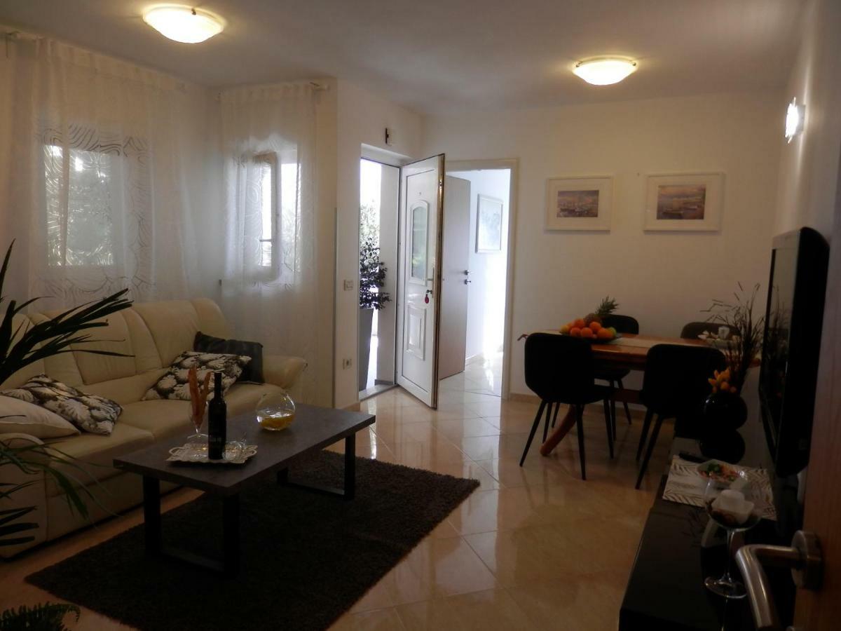 Melody Apartment Poreč Eksteriør bilde